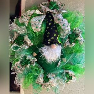 Gnome Saint Patrick’s day door wreath hanger